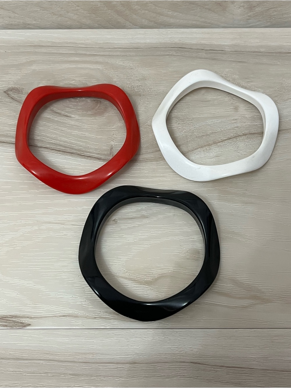 3 VTG Red Black White Swirled Wavy Bakelite Bangle Bracelets